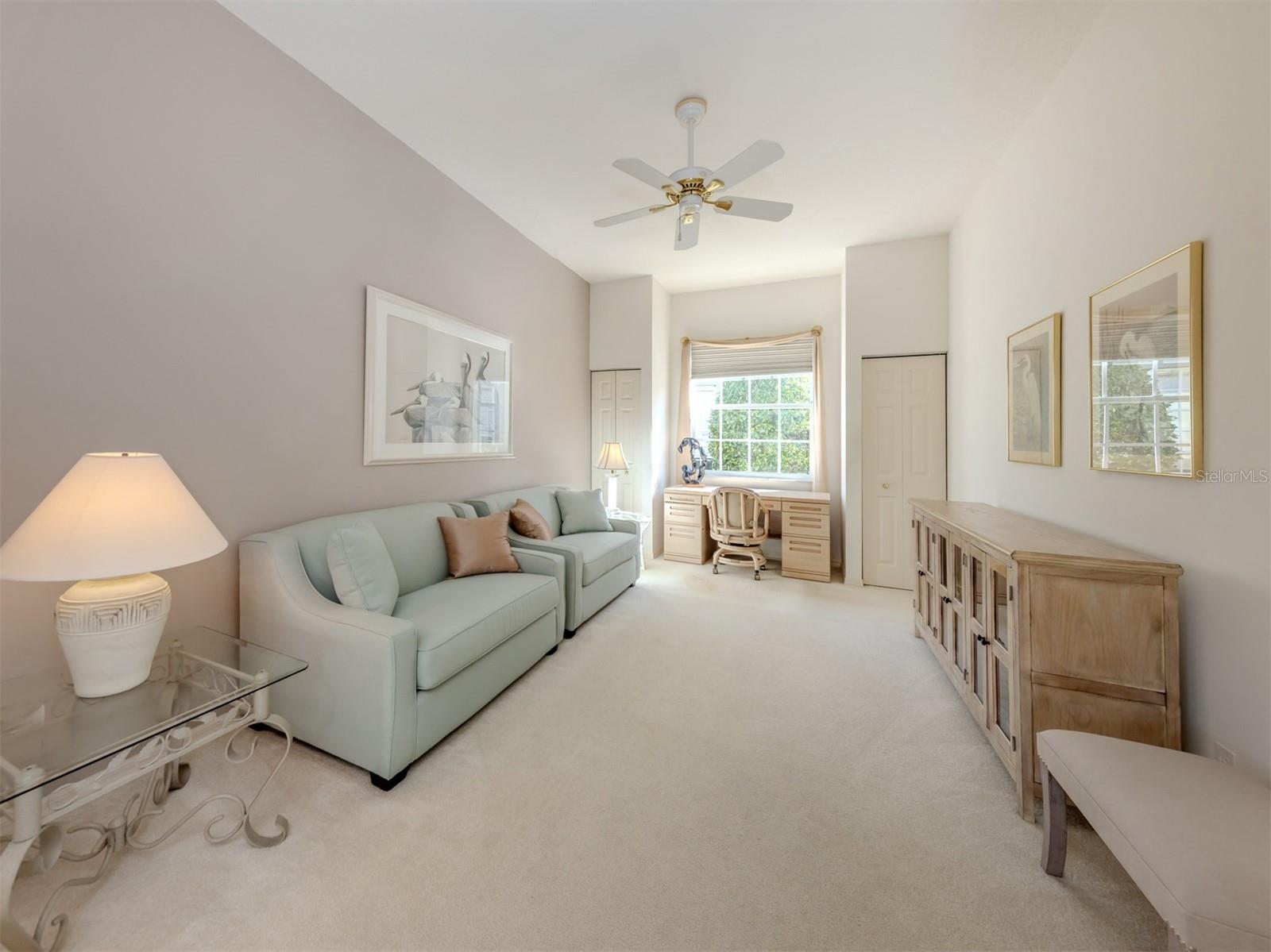 Image 13 of 76 For 812 Montrose Drive 20