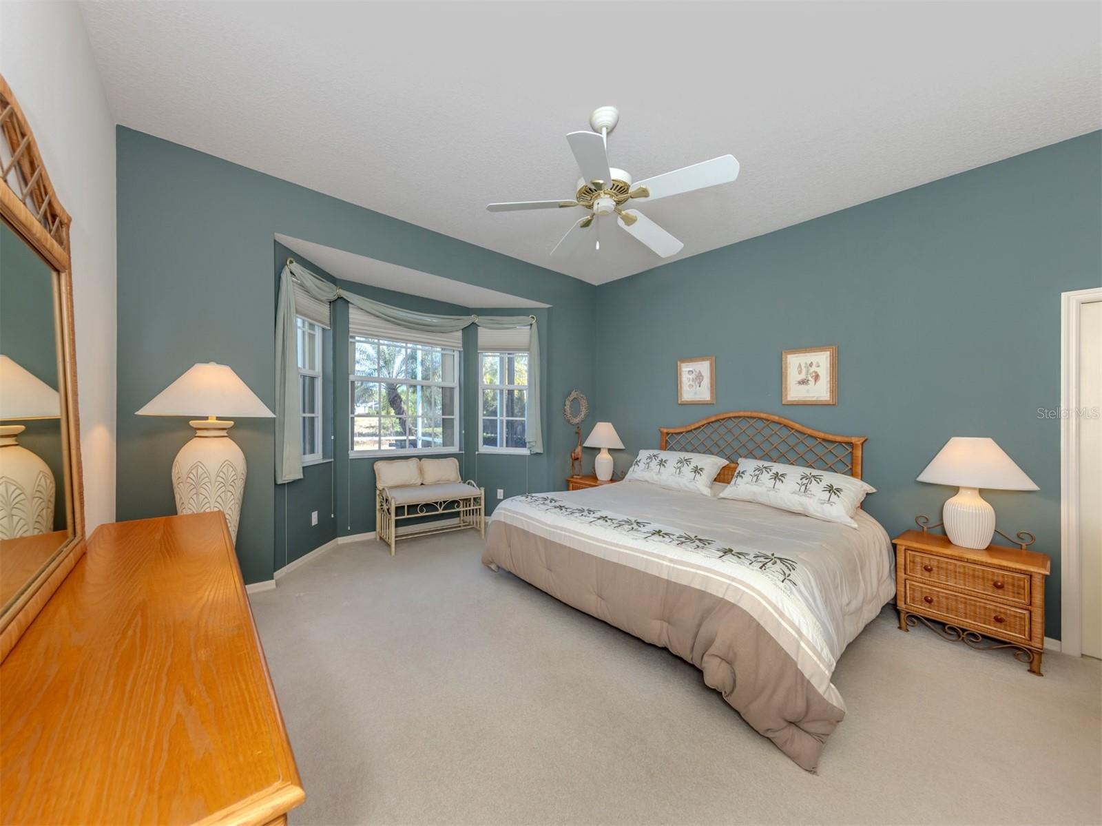 Image 19 of 76 For 812 Montrose Drive 20