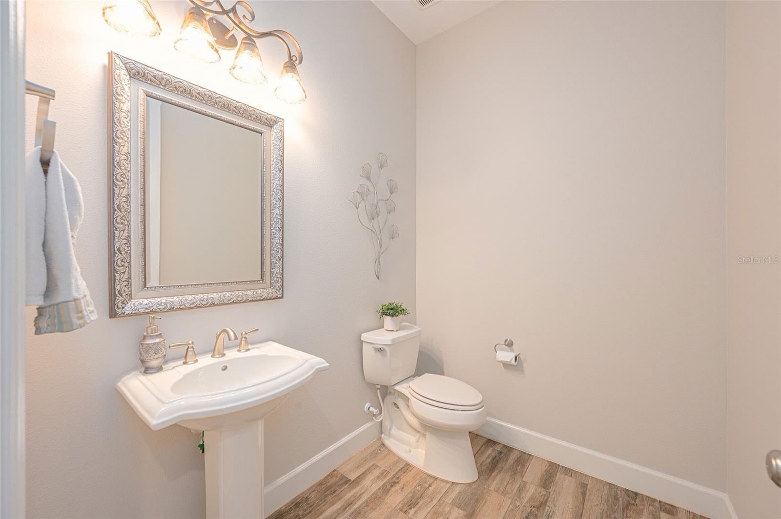 Image 39 of 97 For 5977 Anise Drive