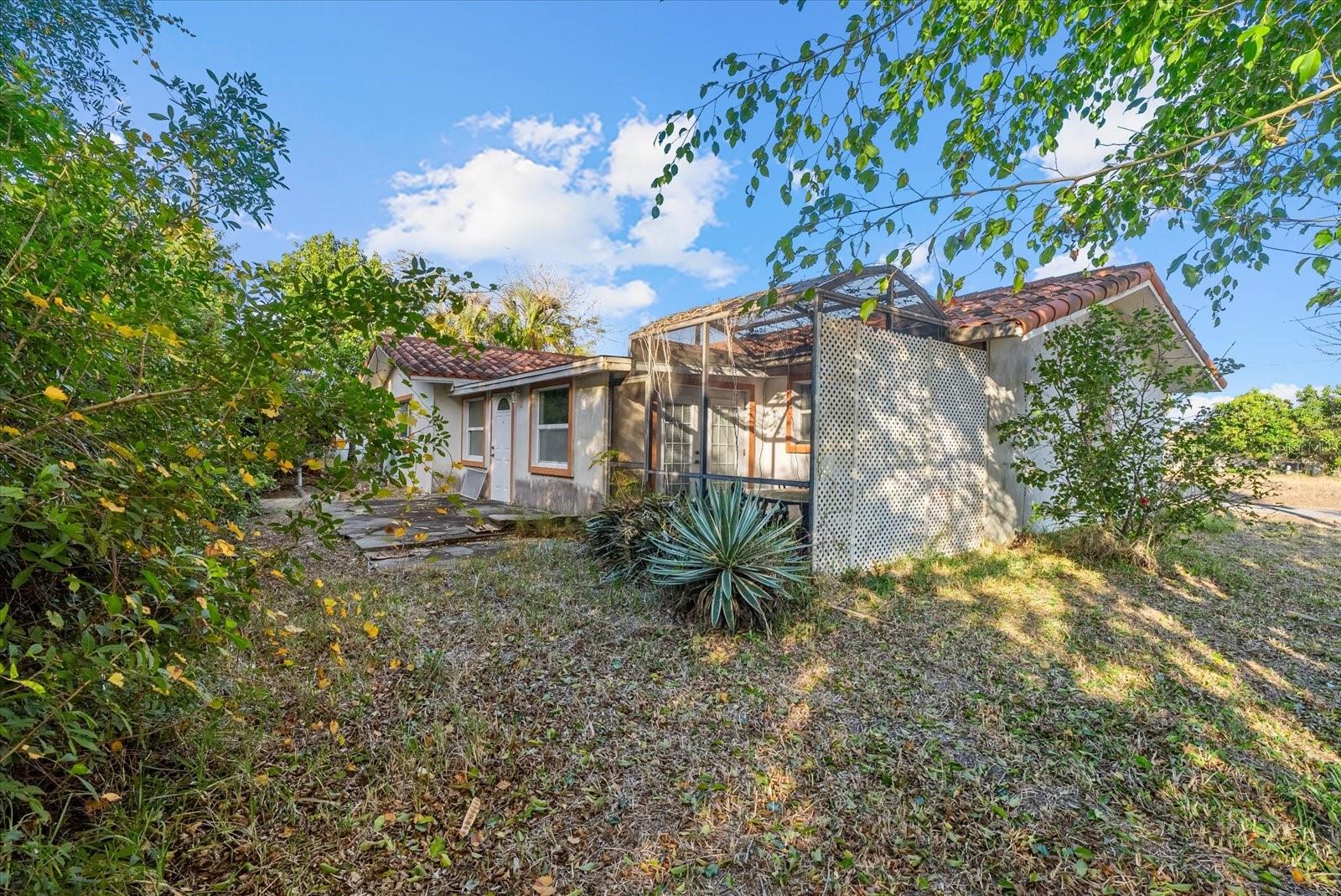 Image 22 of 25 For 100 Siena Place