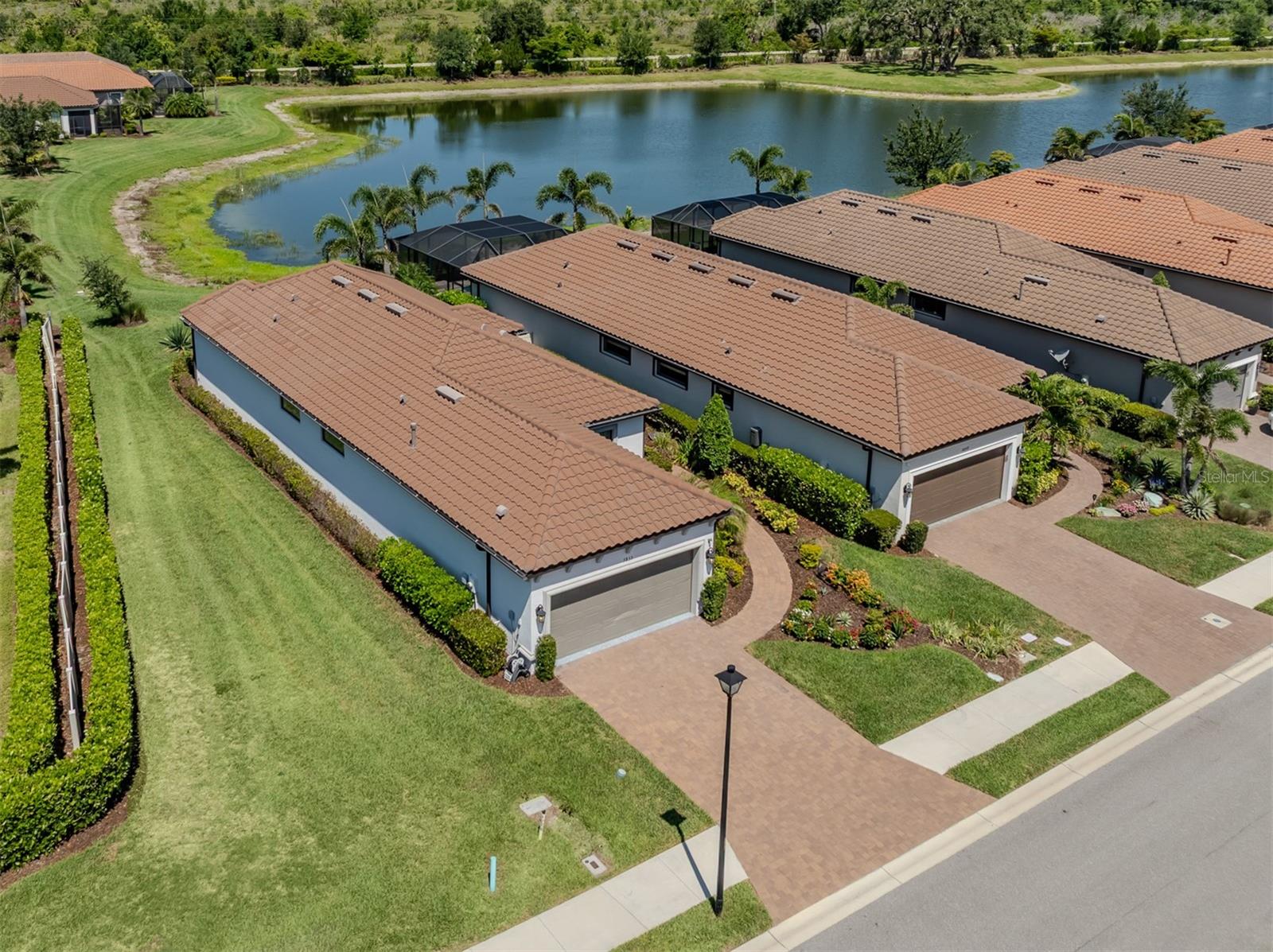 Image 9 of 82 For 5853 Semolino Street