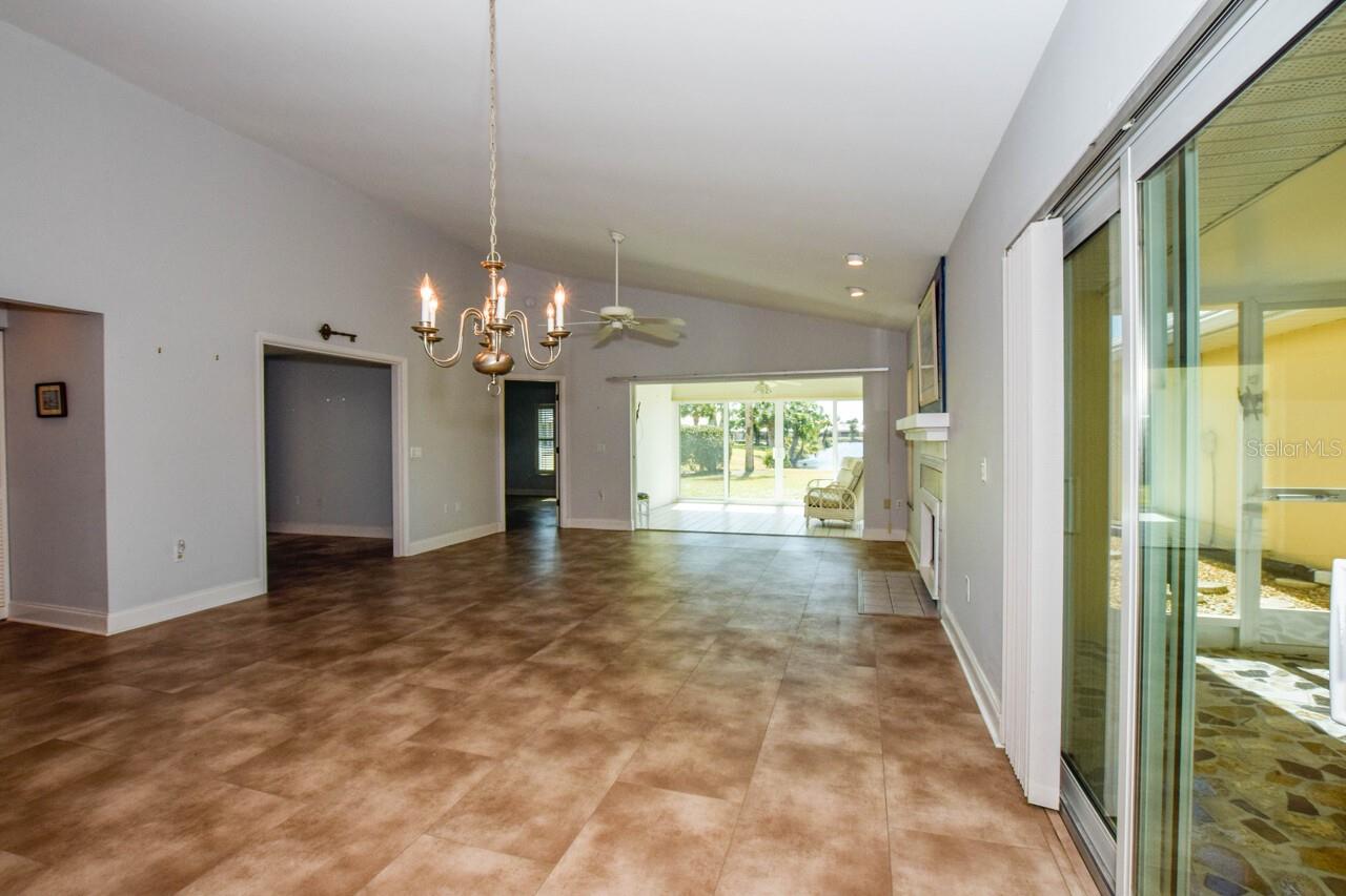 Image 11 of 67 For 761 Harrington Lake Drive N 61