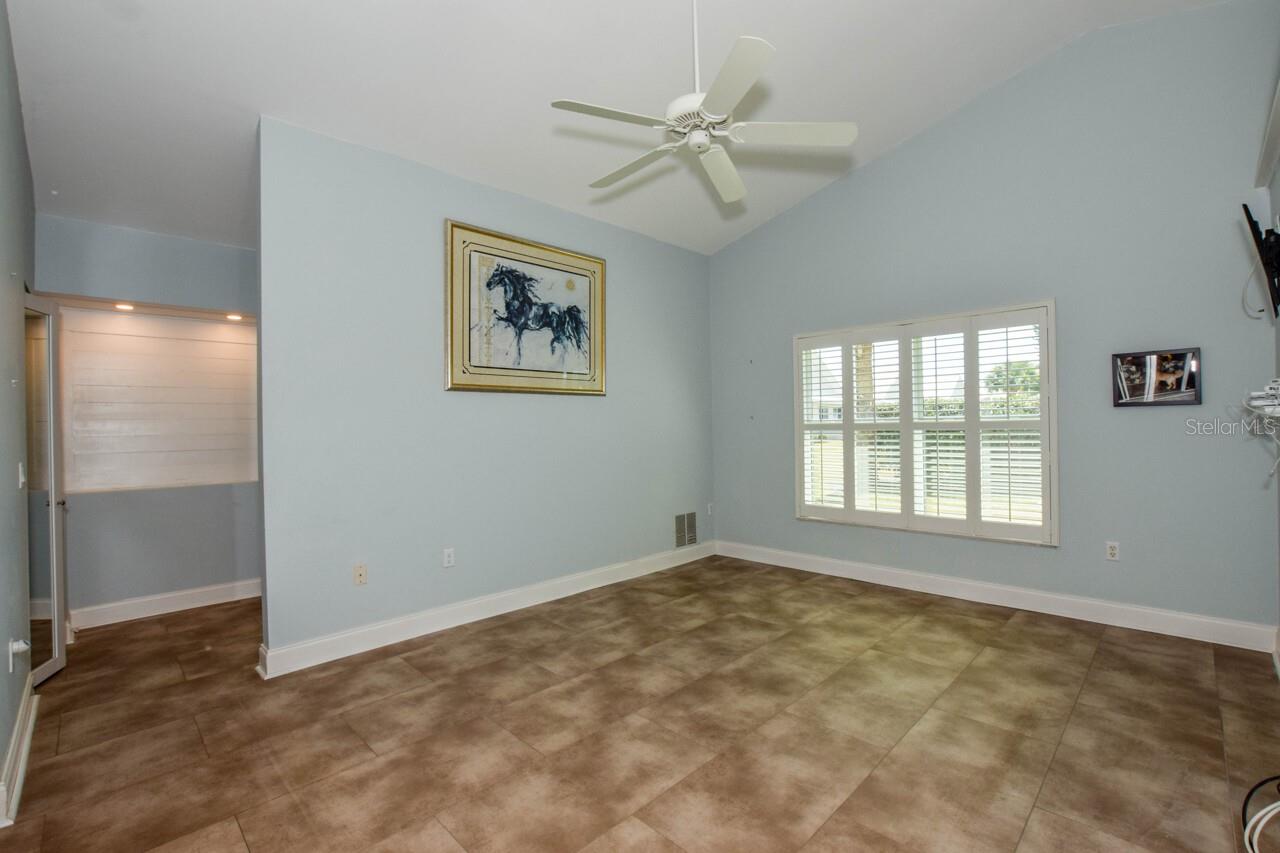 Image 16 of 67 For 761 Harrington Lake Drive N 61