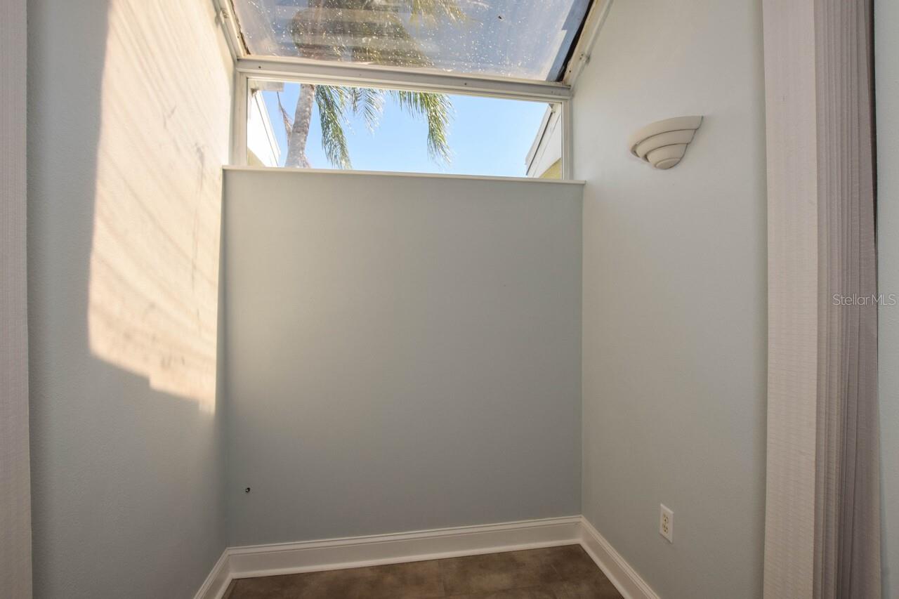 Image 25 of 67 For 761 Harrington Lake Drive N 61