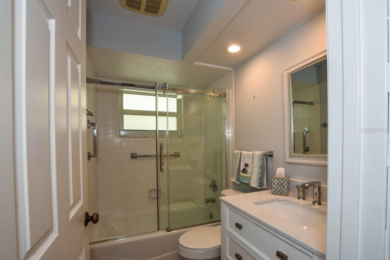 Image 30 of 67 For 761 Harrington Lake Drive N 61