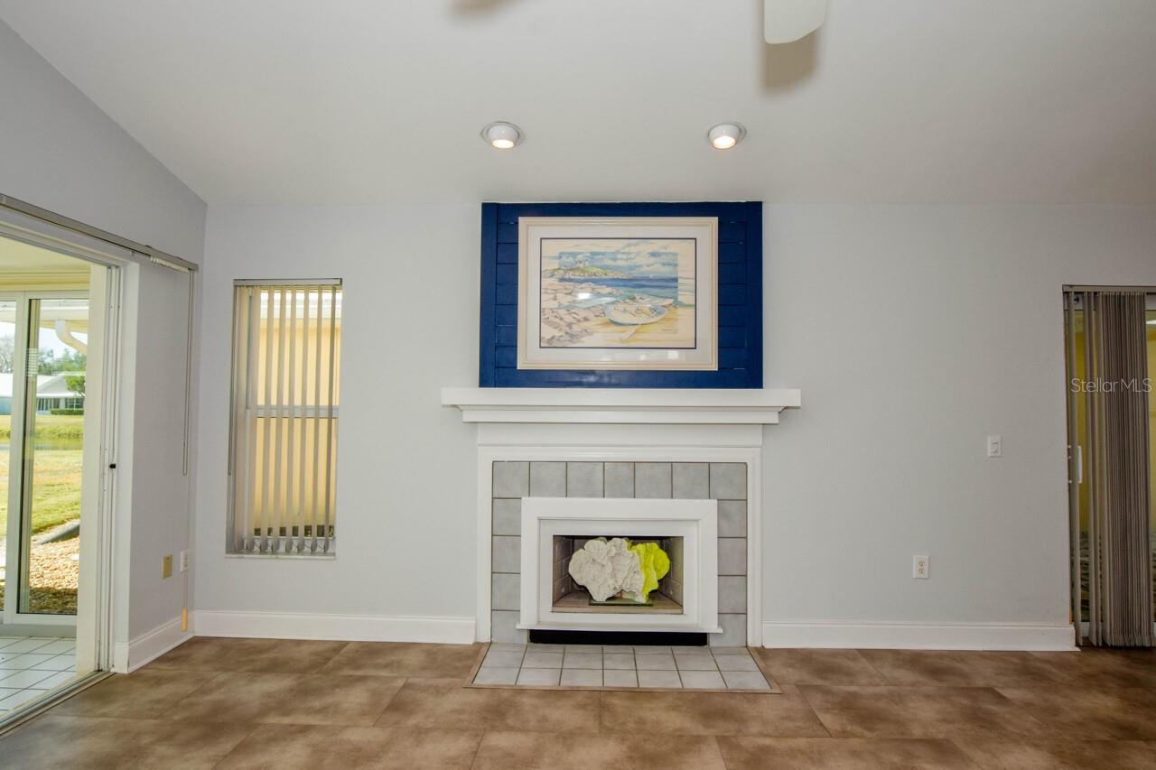 Image 31 of 67 For 761 Harrington Lake Drive N 61