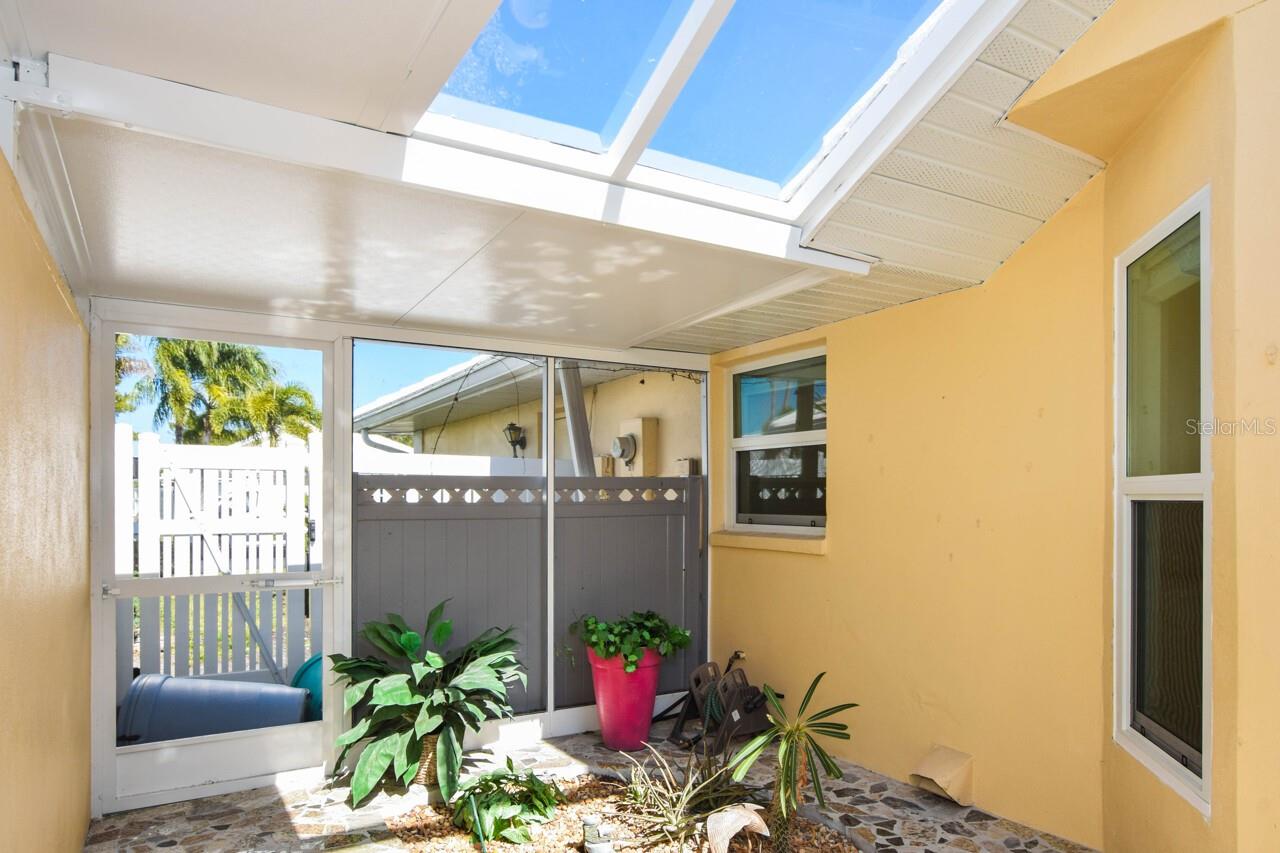 Image 37 of 67 For 761 Harrington Lake Drive N 61