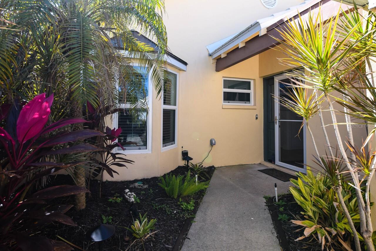 Image 4 of 67 For 761 Harrington Lake Drive N 61