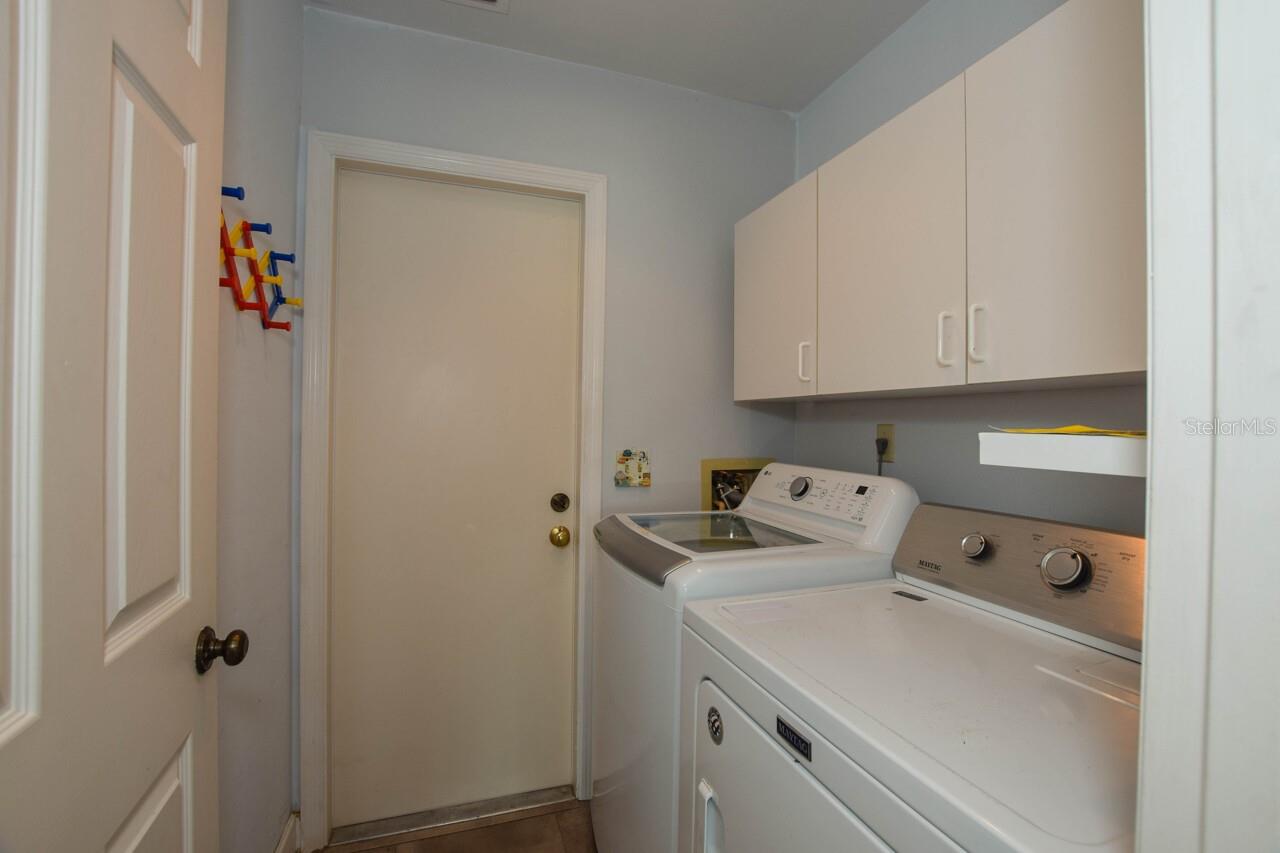 Image 42 of 67 For 761 Harrington Lake Drive N 61