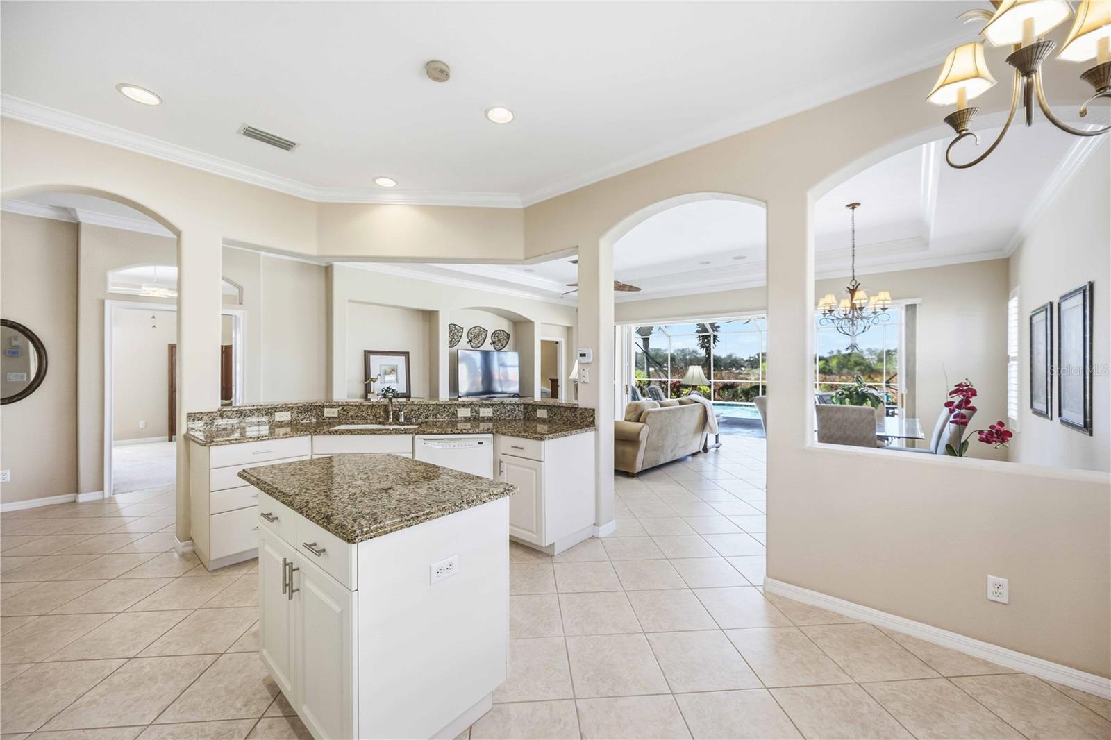 Image 16 of 87 For 125 Savona Way