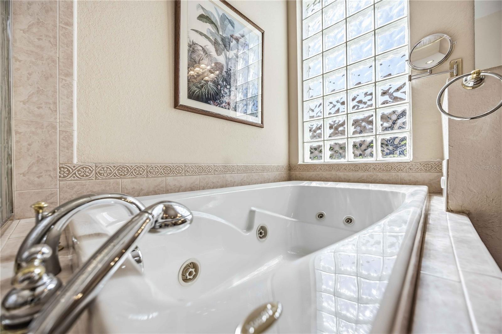 Image 21 of 87 For 125 Savona Way