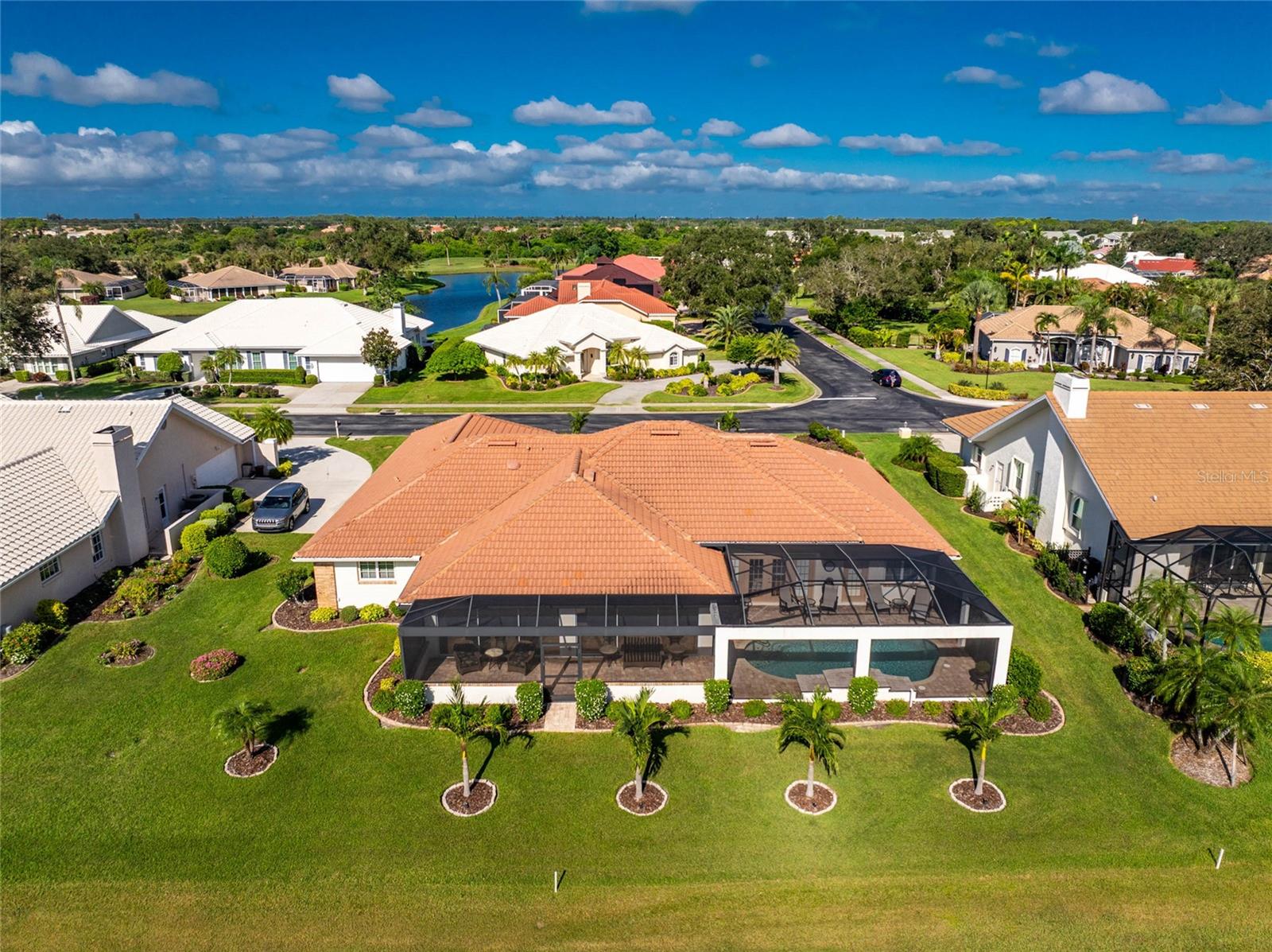 Image 4 of 68 For 810 Carnoustie Drive