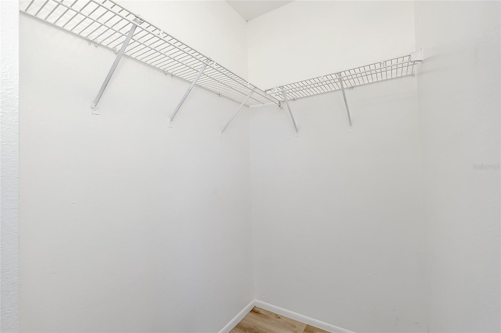 Image 27 of 57 For 1999 Kings Highway 133c