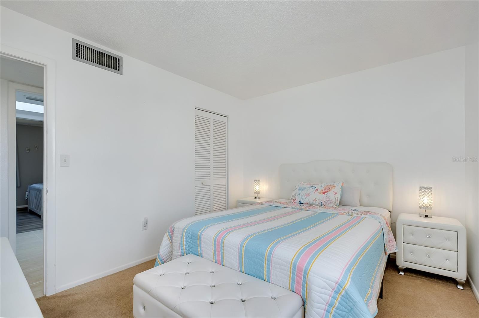 Image 37 of 57 For 1999 Kings Highway 133c