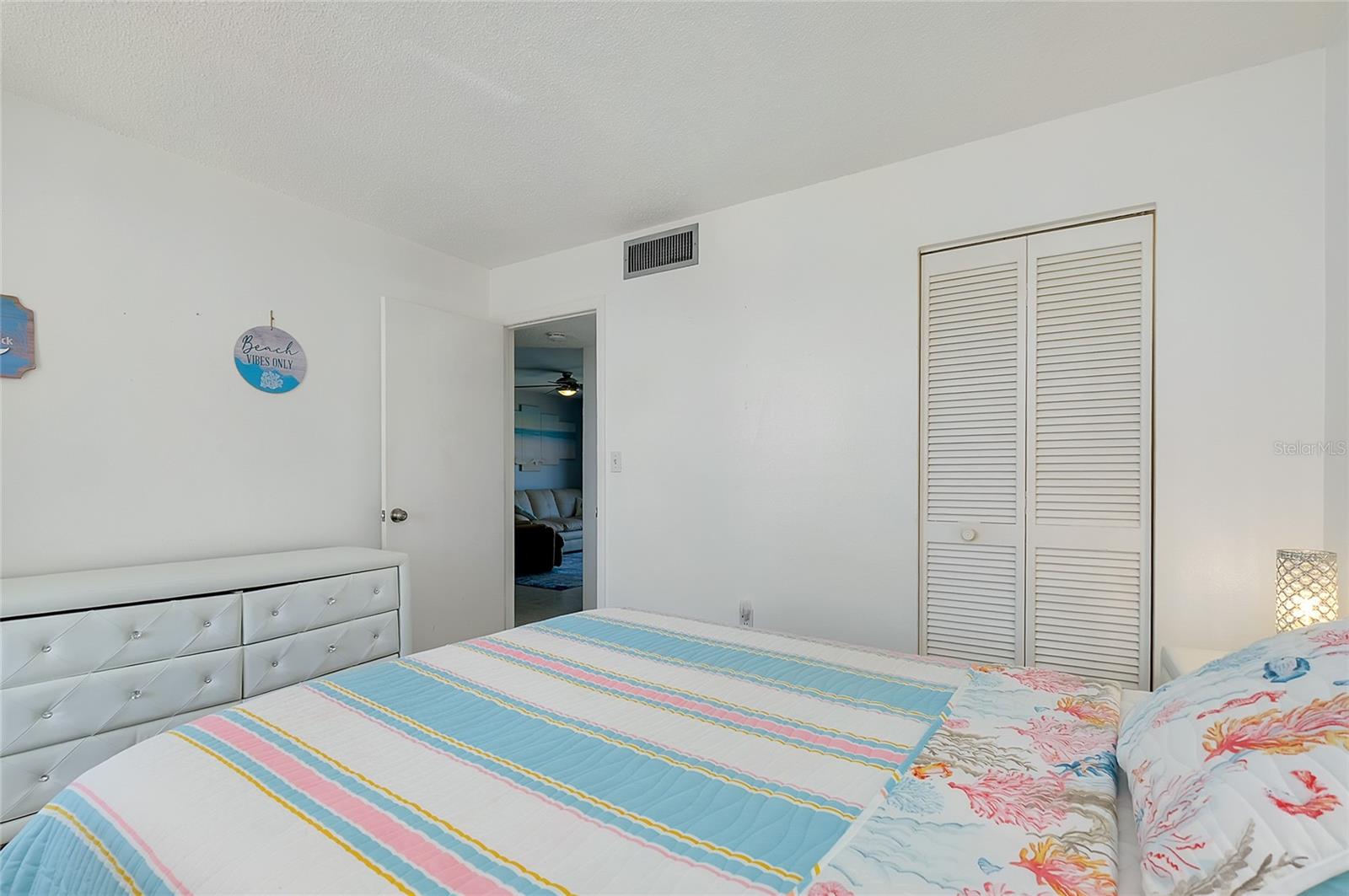 Image 38 of 57 For 1999 Kings Highway 133c