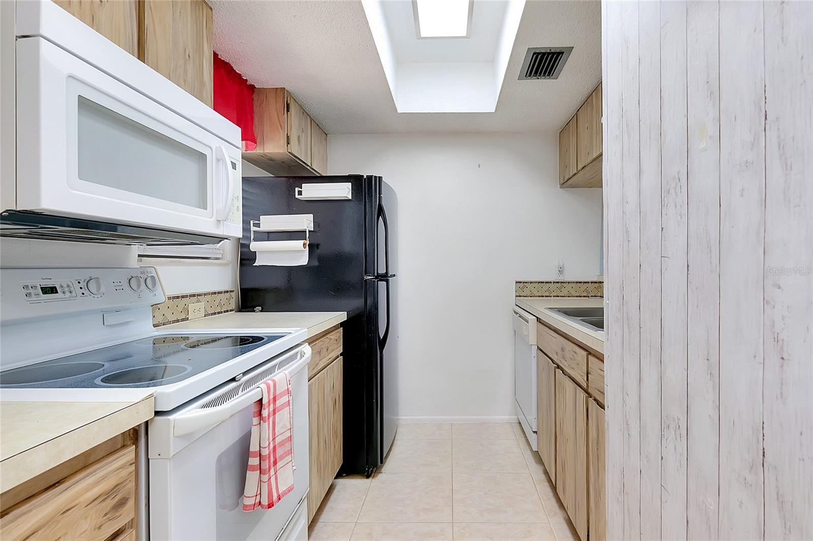 Image 6 of 57 For 1999 Kings Highway 133c