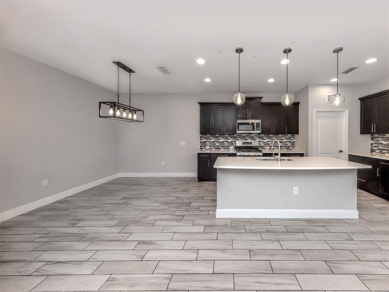 Image 47 of 52 For 124 Avens Drive