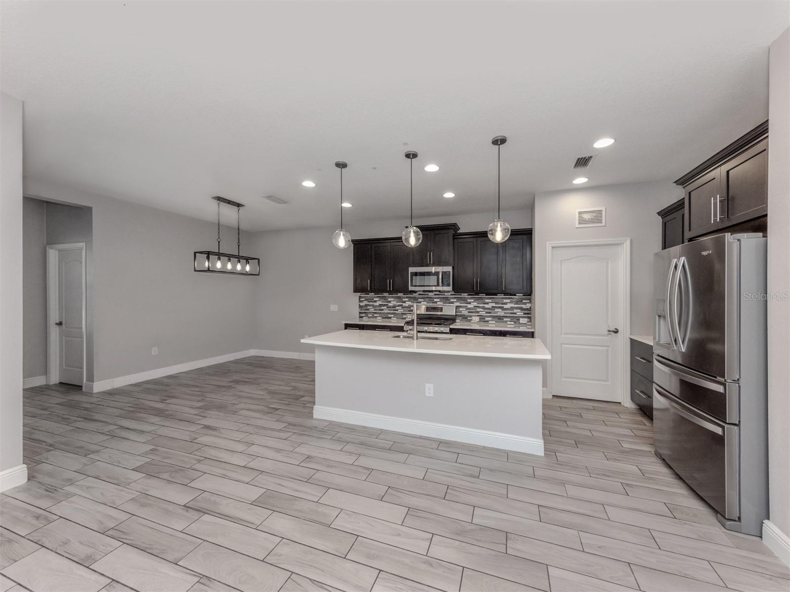 Image 5 of 52 For 124 Avens Drive