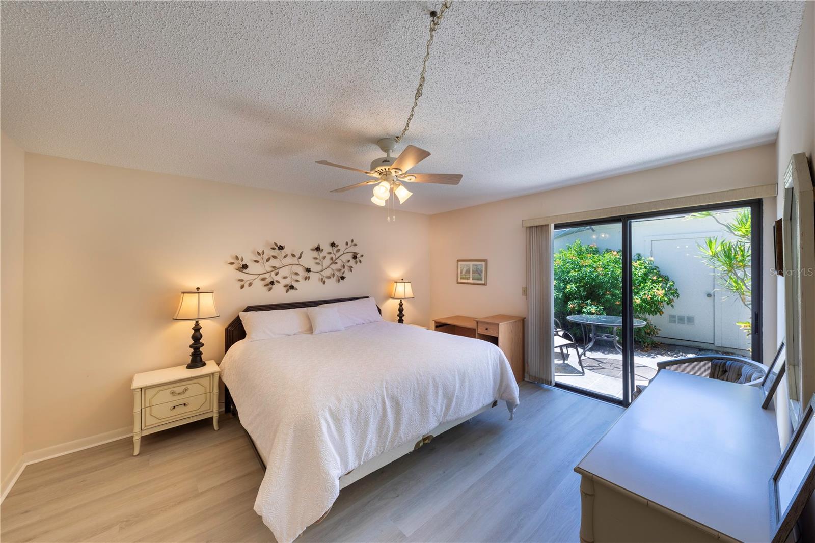 Image 11 of 36 For 696 Bird Bay Drive W 138