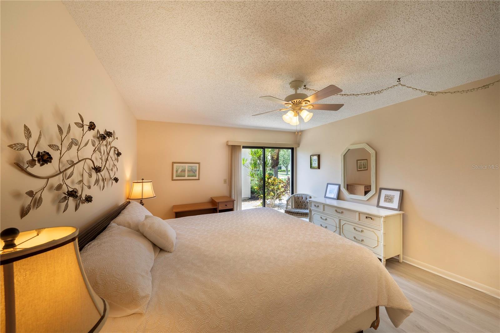 Image 13 of 36 For 696 Bird Bay Drive W 138