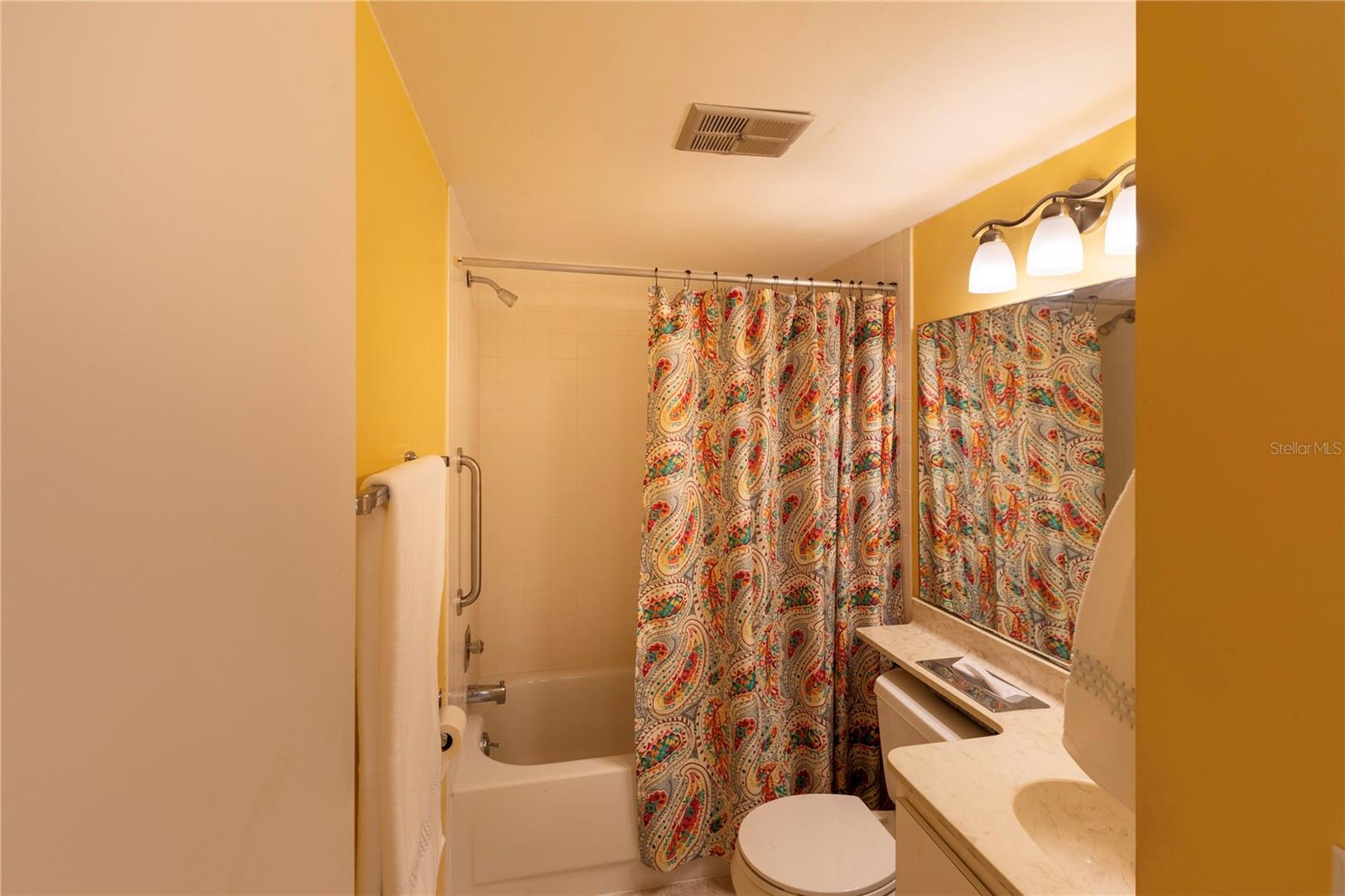 Image 21 of 36 For 696 Bird Bay Drive W 138