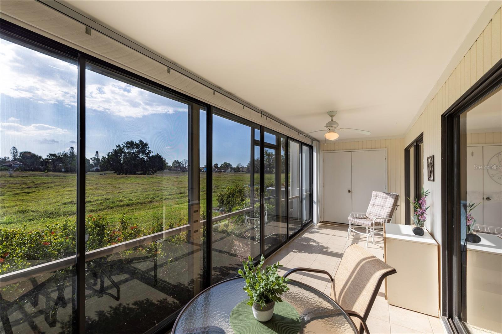 Image 22 of 36 For 696 Bird Bay Drive W 138