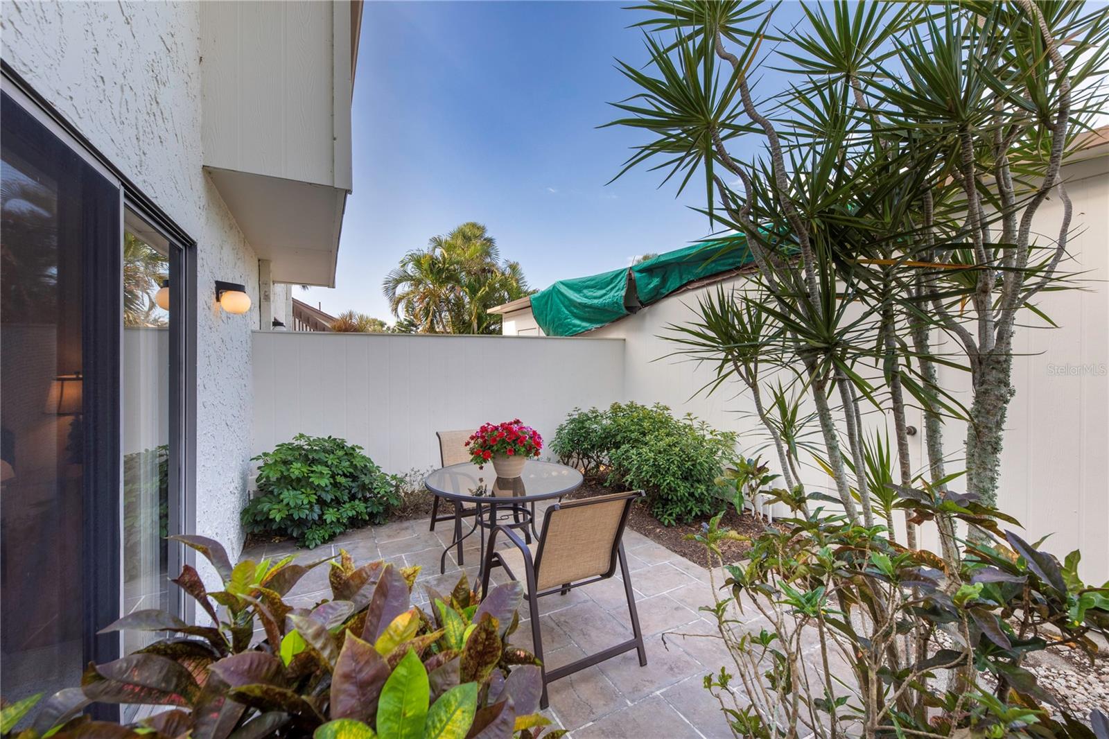 Image 26 of 36 For 696 Bird Bay Drive W 138