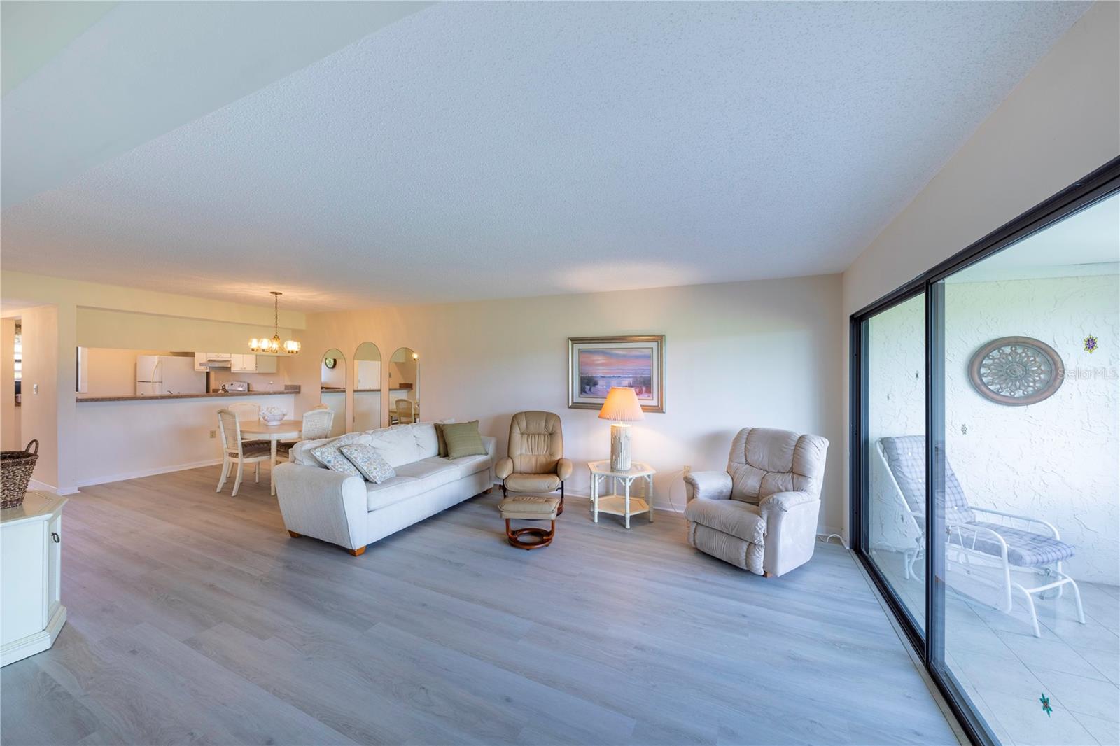 Image 6 of 36 For 696 Bird Bay Drive W 138