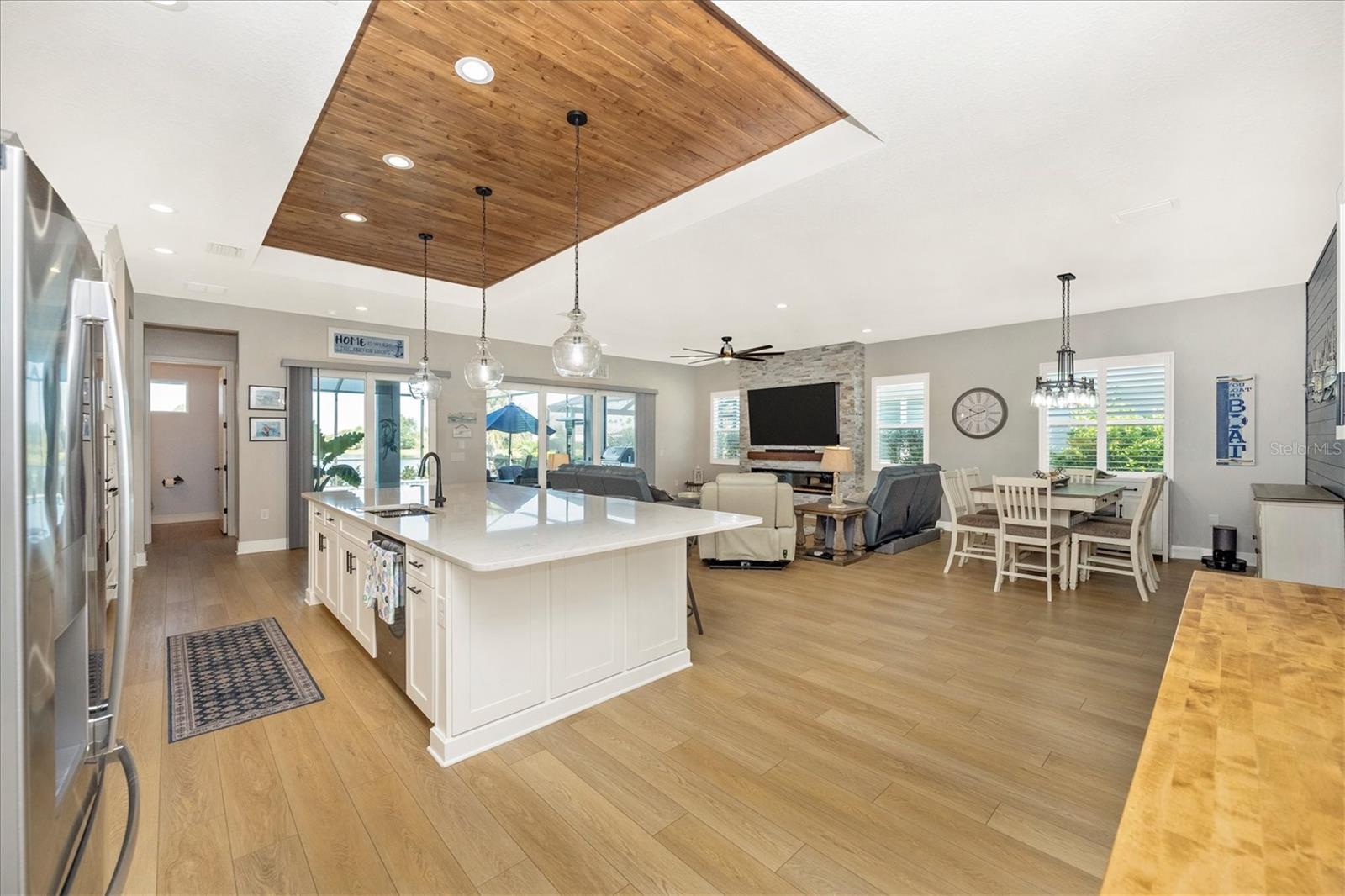 Image 11 of 55 For 18805 Valleta Avenue