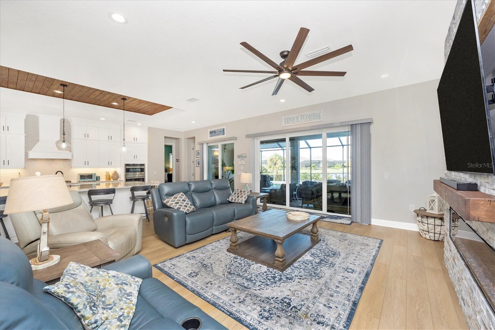 Image 14 of 55 For 18805 Valleta Avenue