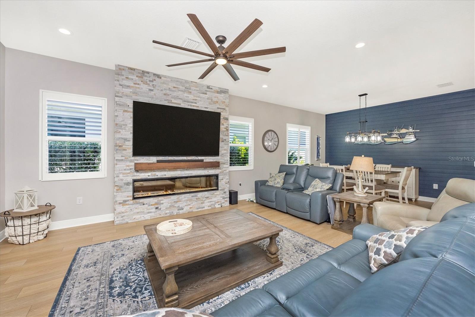 Image 16 of 55 For 18805 Valleta Avenue