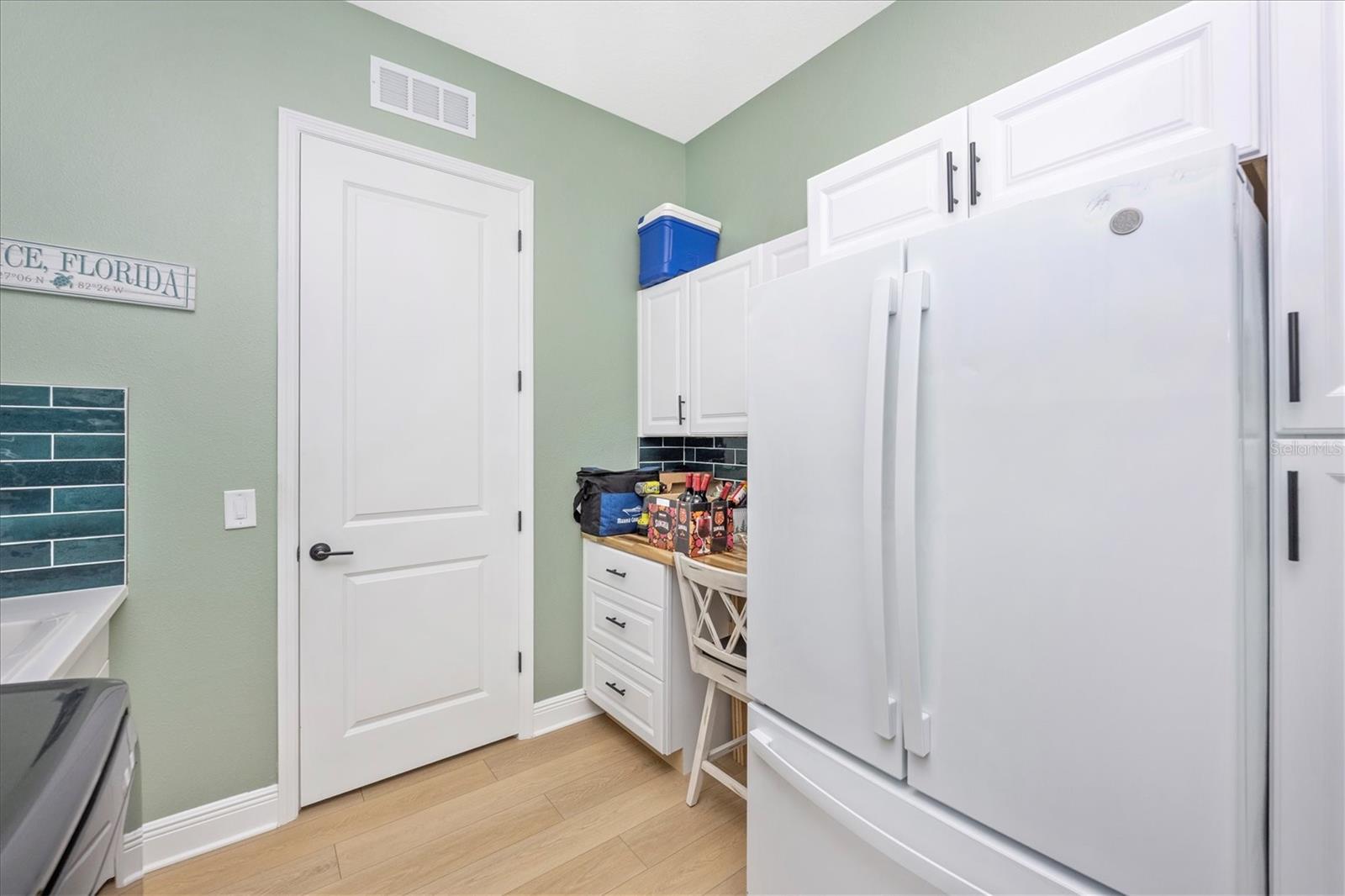 Image 22 of 55 For 18805 Valleta Avenue