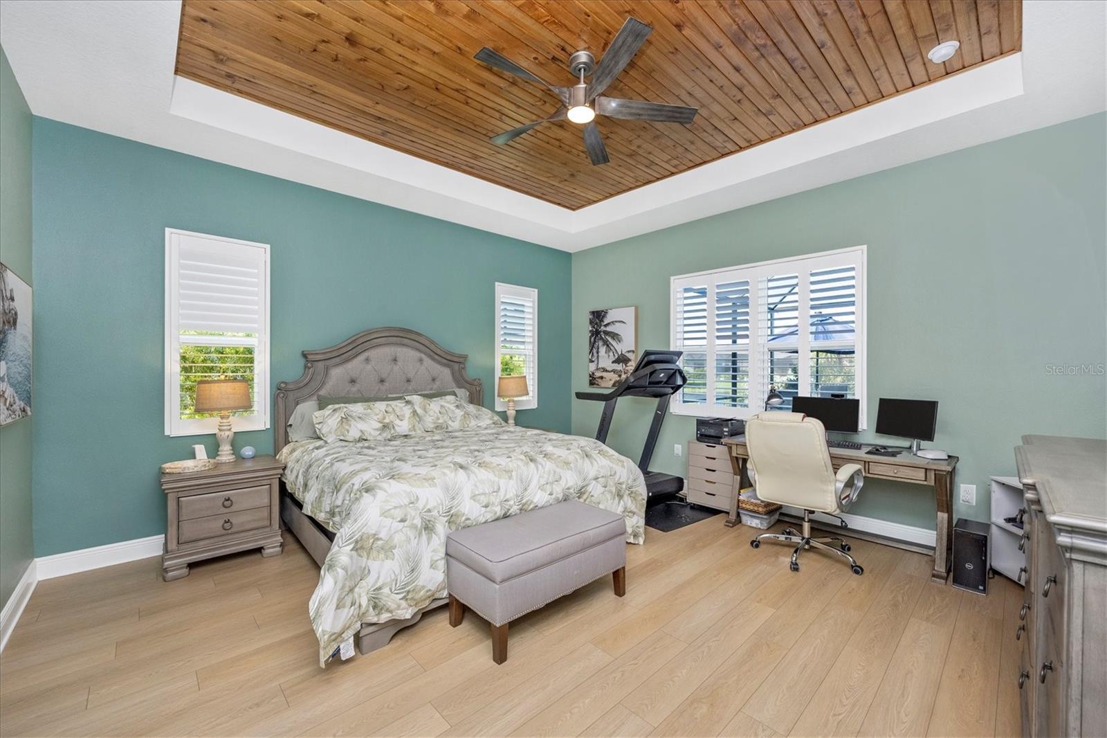 Image 23 of 55 For 18805 Valleta Avenue