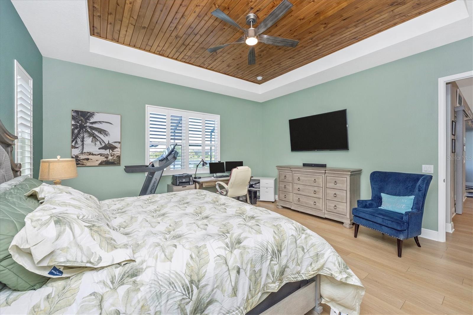 Image 24 of 55 For 18805 Valleta Avenue