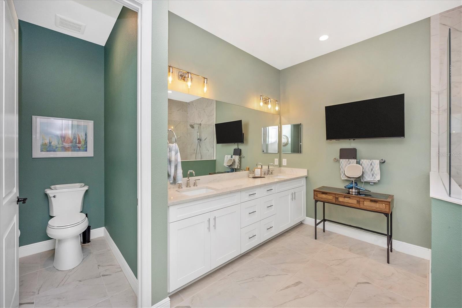 Image 25 of 55 For 18805 Valleta Avenue