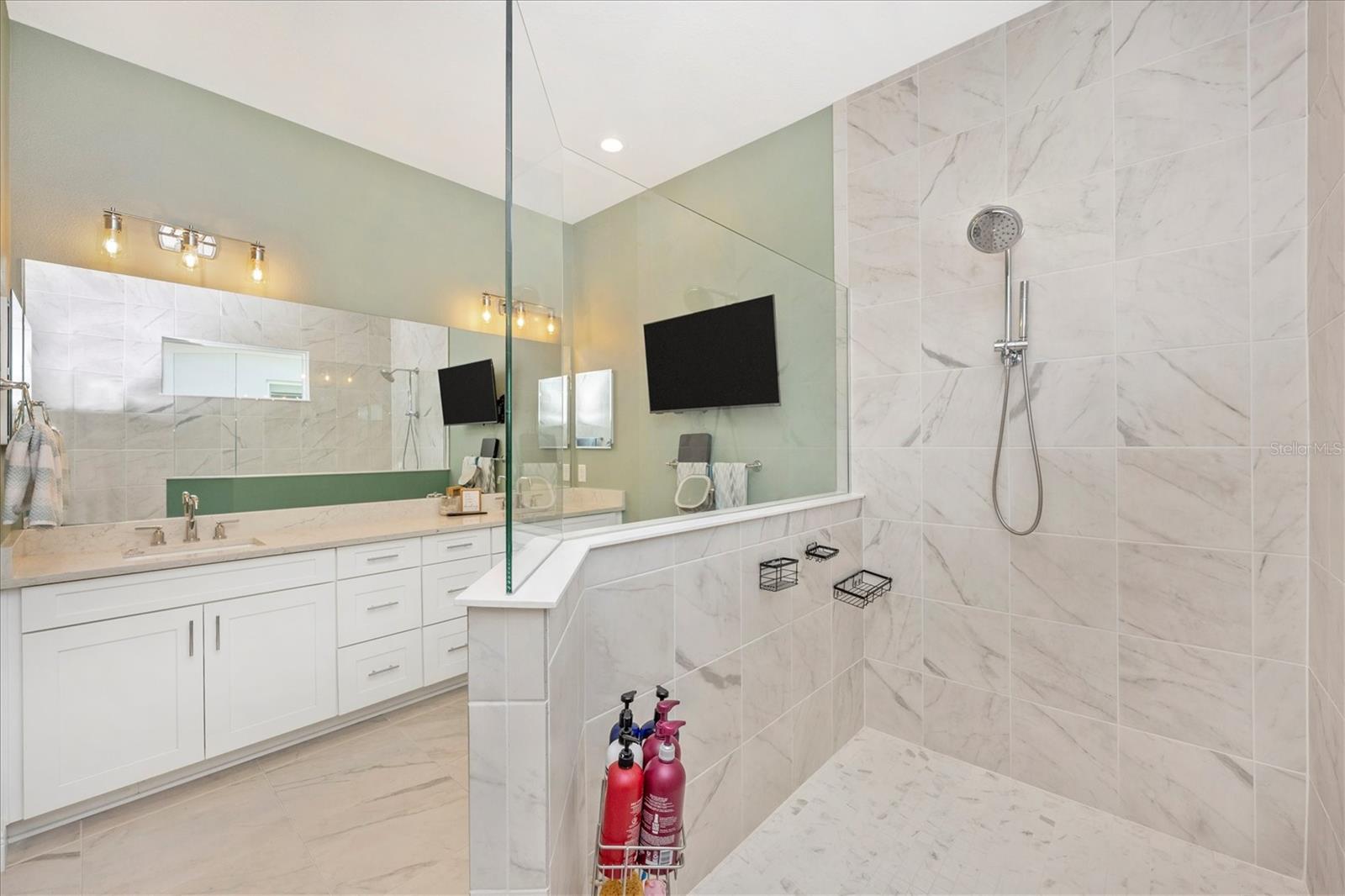 Image 27 of 55 For 18805 Valleta Avenue