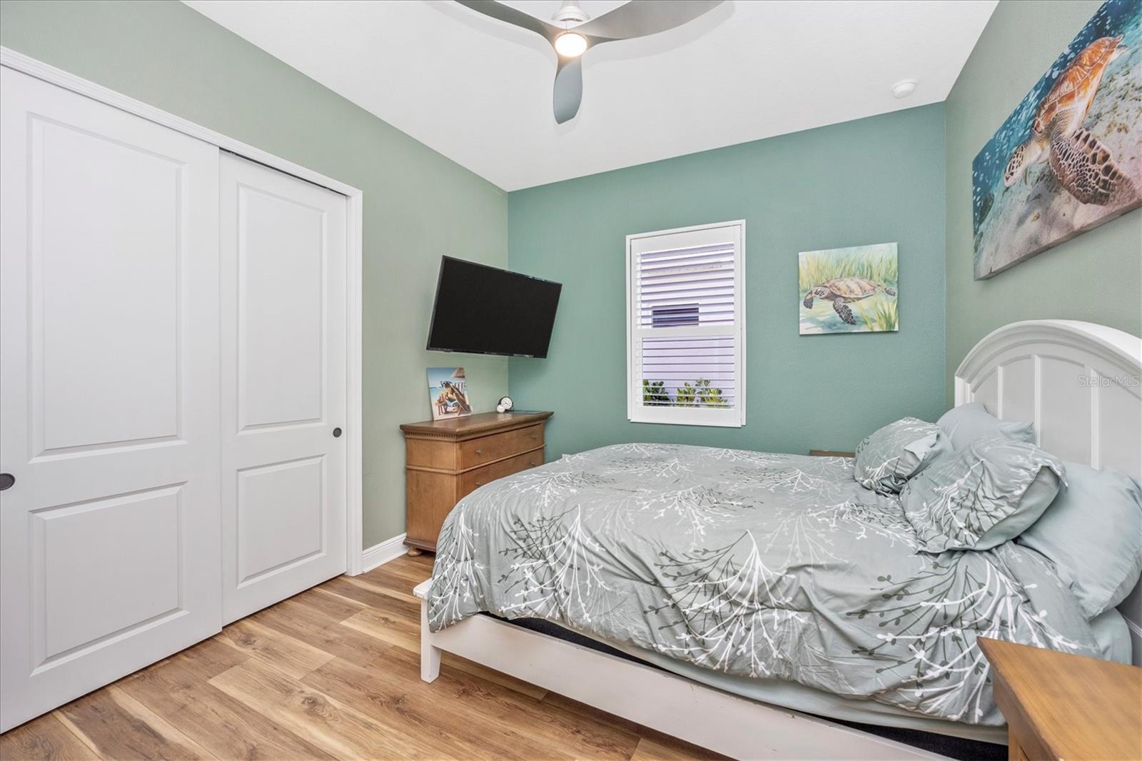 Image 33 of 55 For 18805 Valleta Avenue