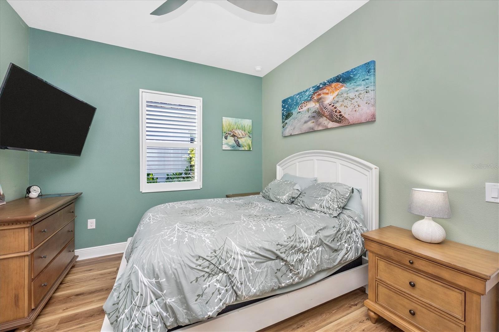 Image 34 of 55 For 18805 Valleta Avenue