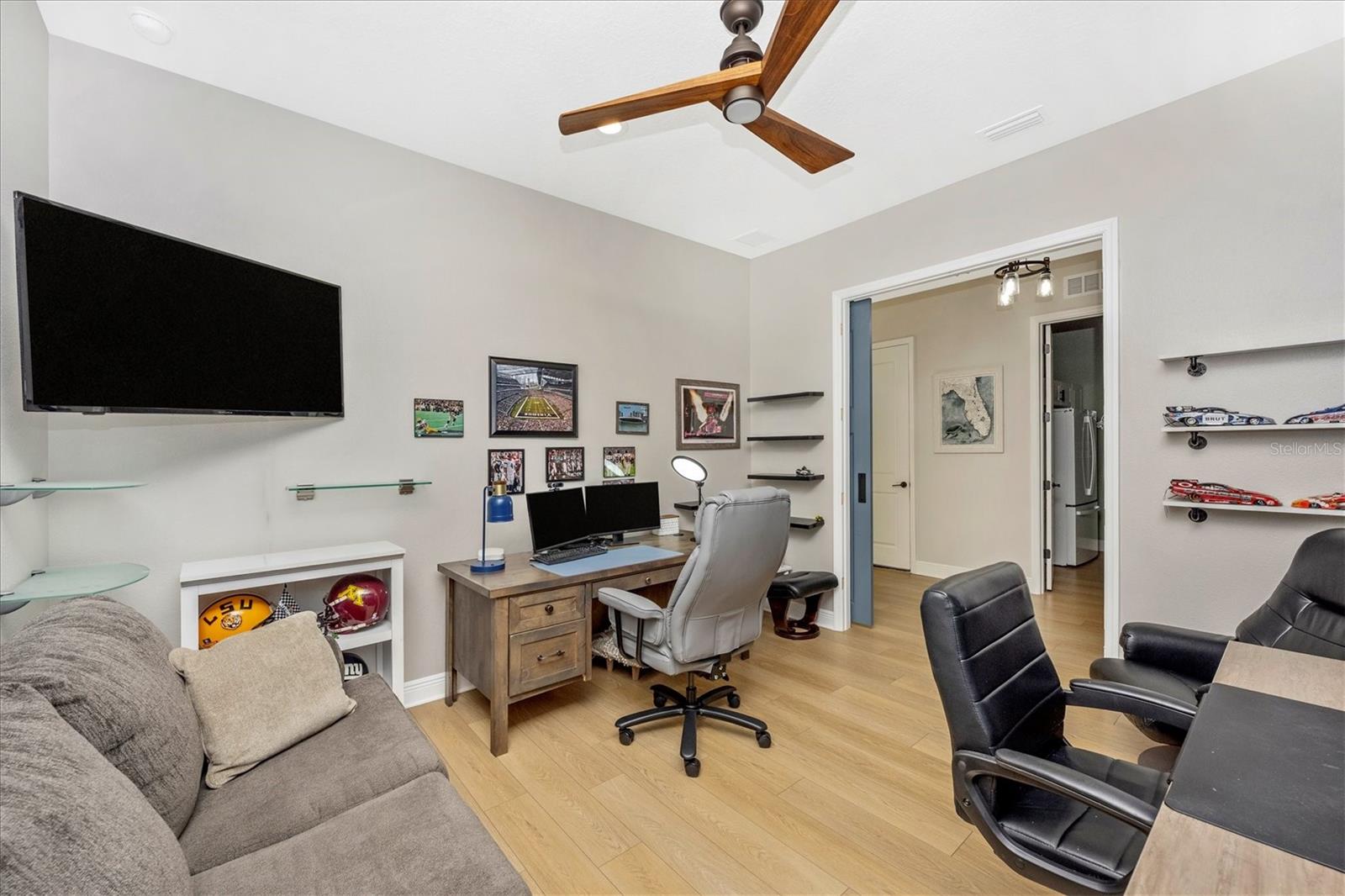 Image 37 of 55 For 18805 Valleta Avenue