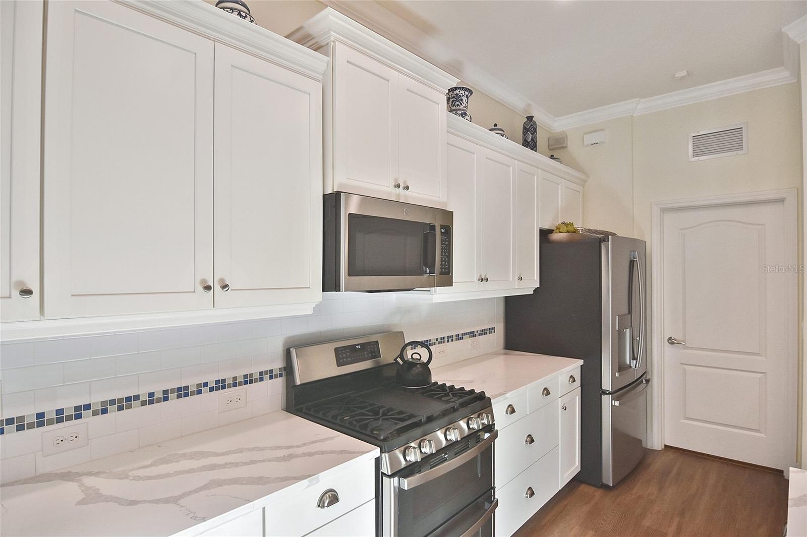 Image 27 of 60 For 27352 Driver Lane