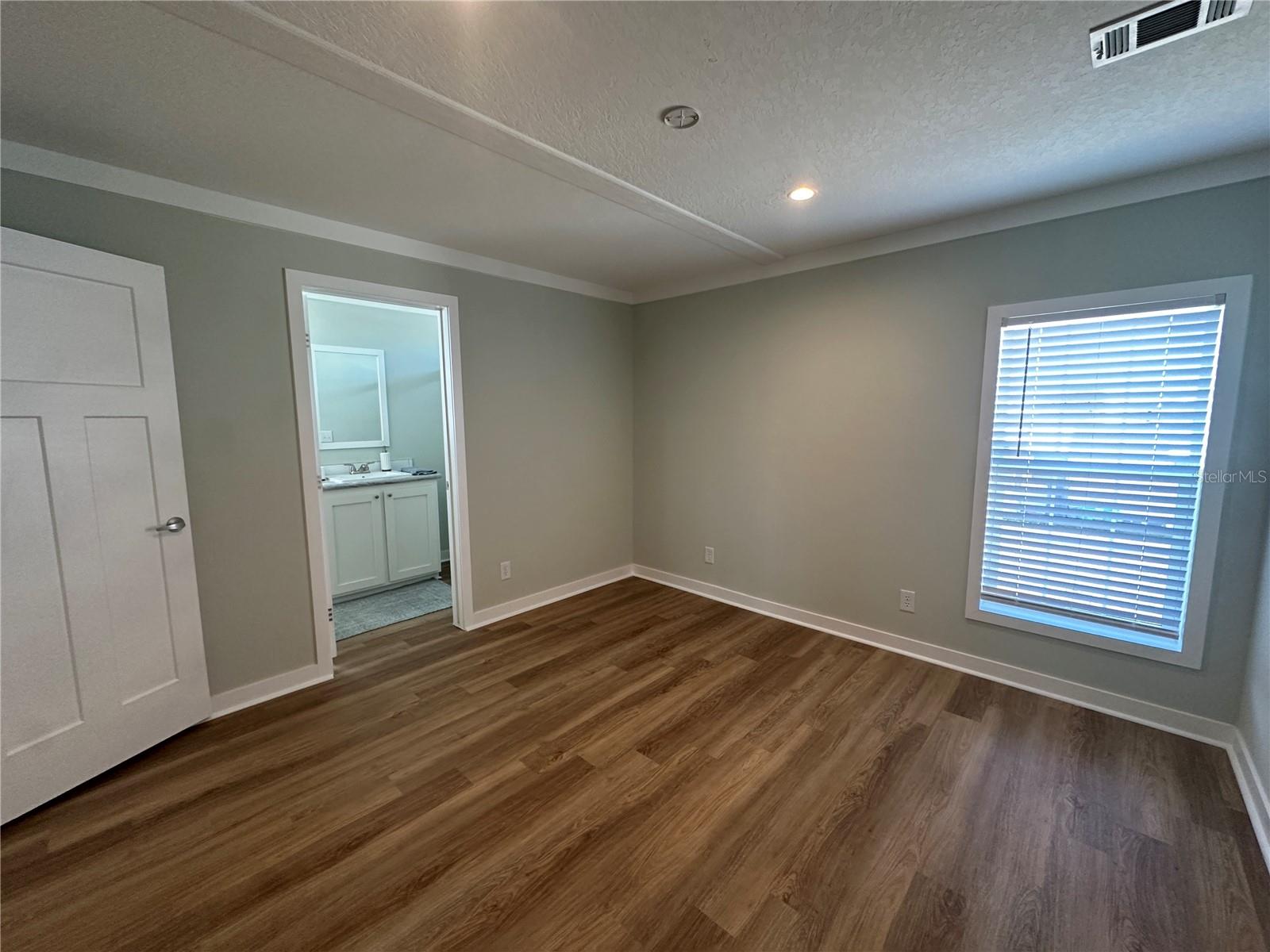 Image 7 of 16 For 330 Trailorama Drive