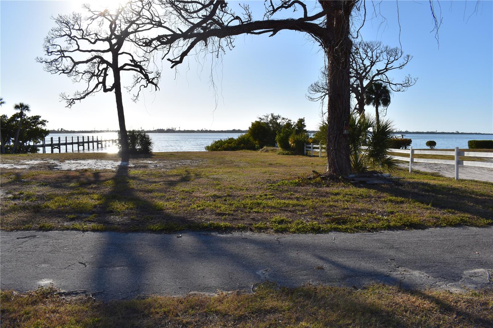 Image 5 of 10 For 175 Bay Street