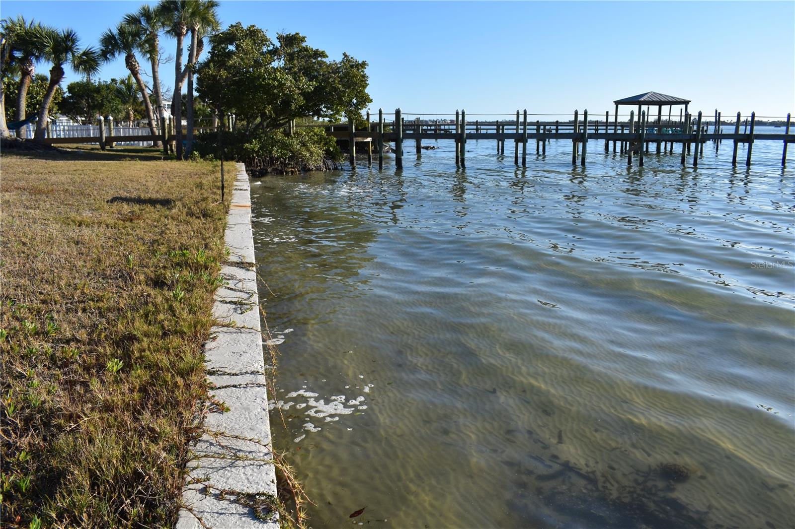 Image 6 of 10 For 175 Bay Street