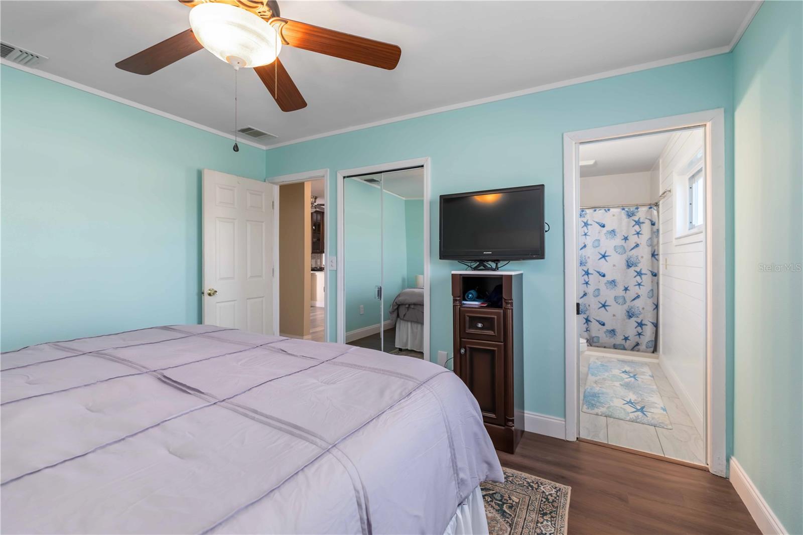 Image 17 of 31 For 13519 Martha