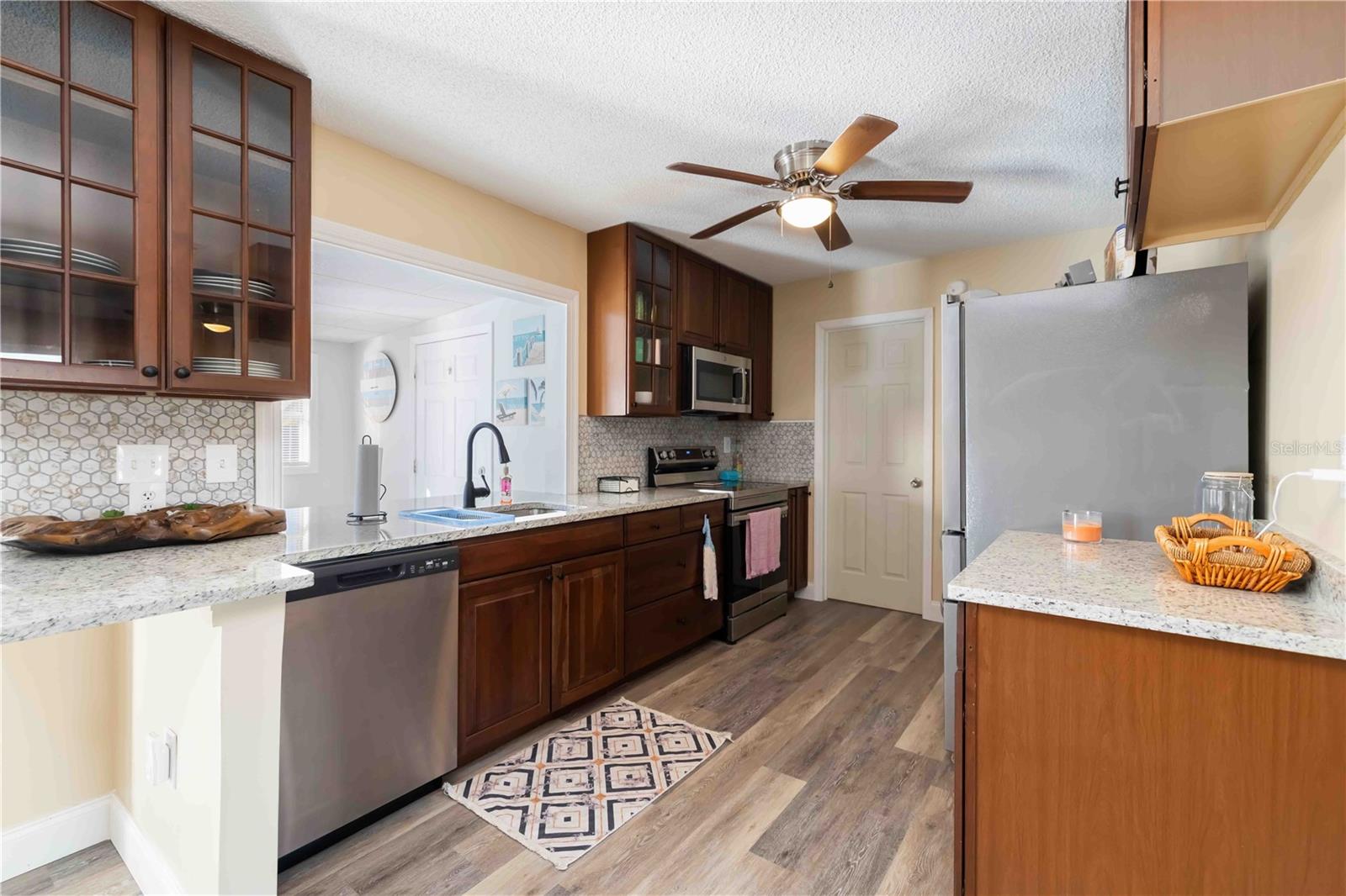 Image 5 of 31 For 13519 Martha