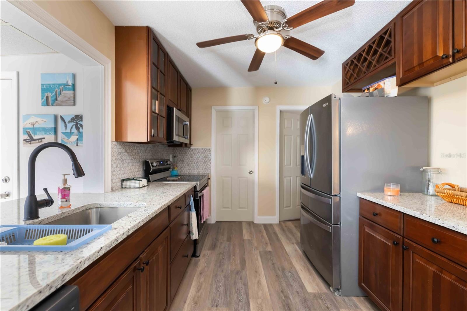 Image 7 of 31 For 13519 Martha