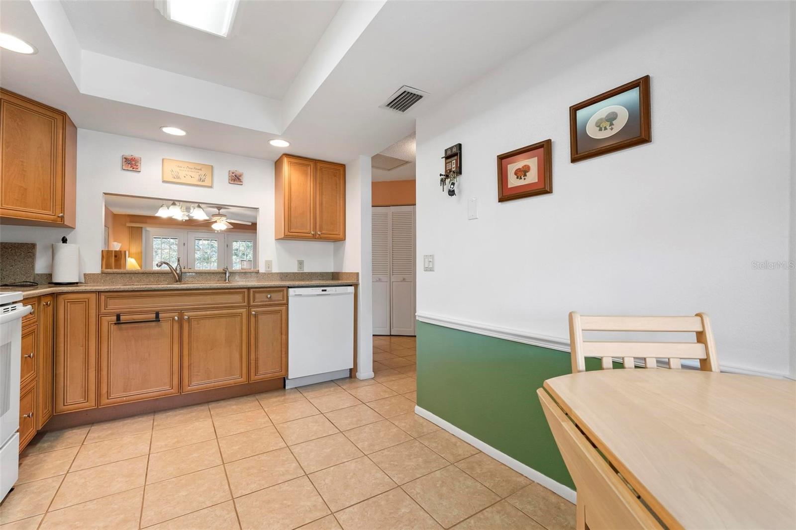 Image 16 of 33 For 110 Pine Hollow Drive 110