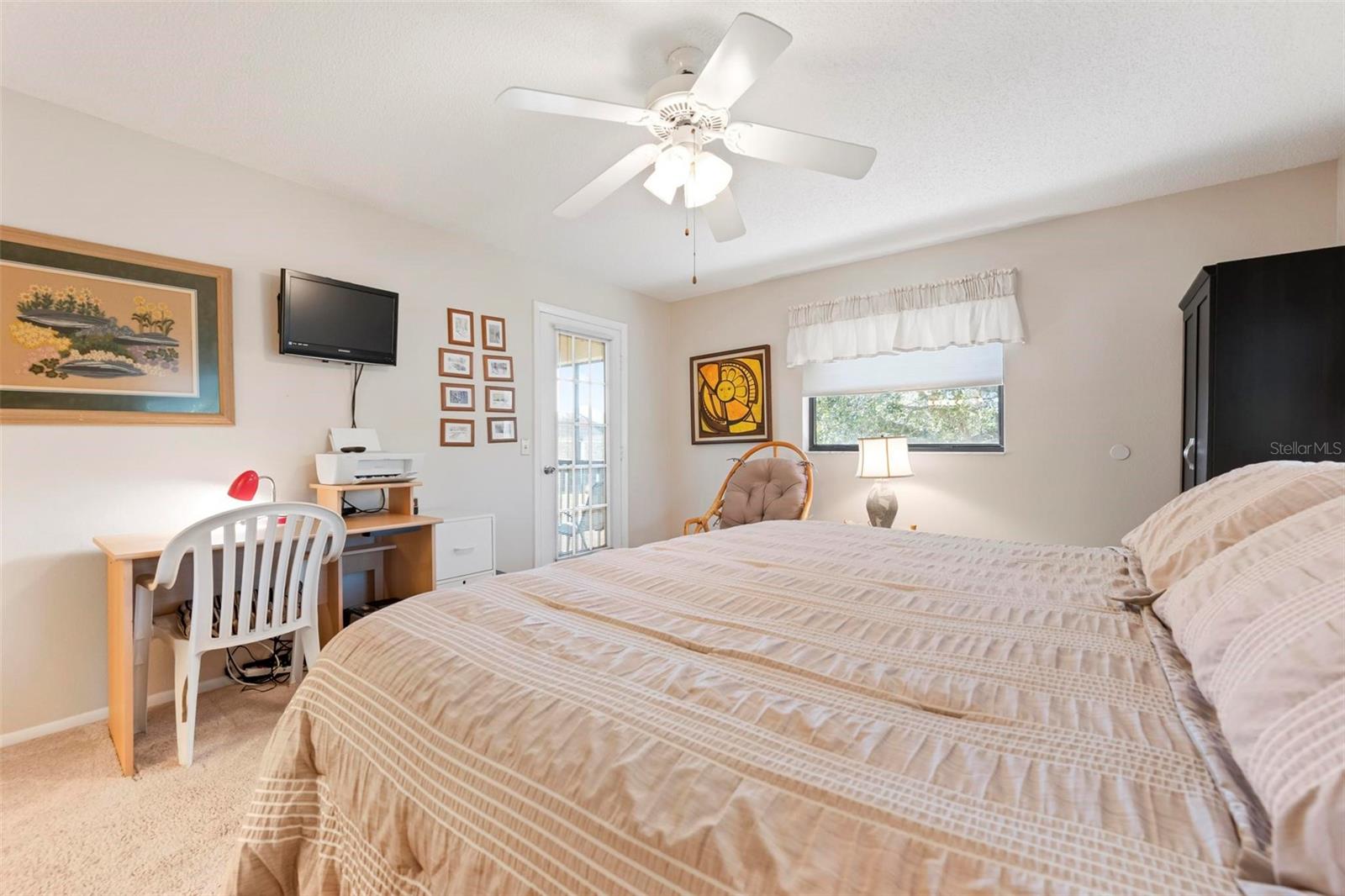 Image 19 of 33 For 110 Pine Hollow Drive 110