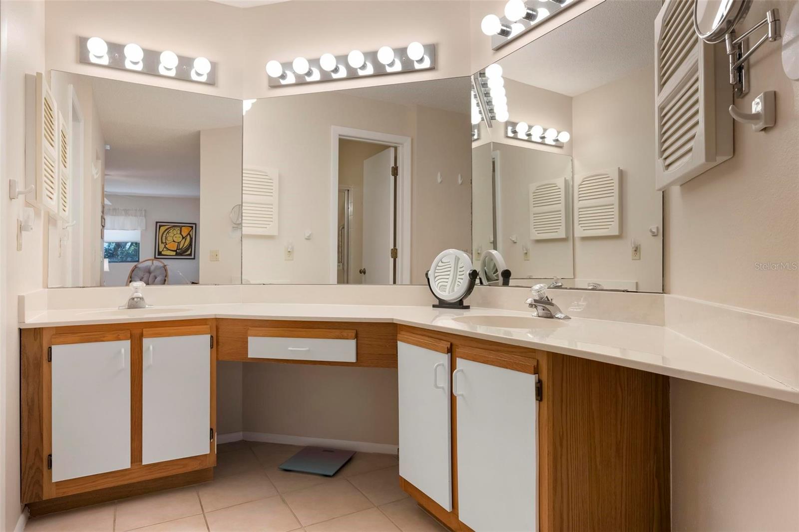 Image 22 of 33 For 110 Pine Hollow Drive 110