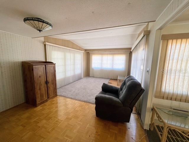 Image 4 of 15 For 821 Turf  